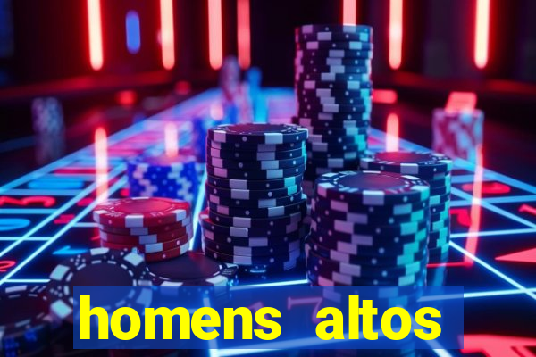 homens altos sarados pelados